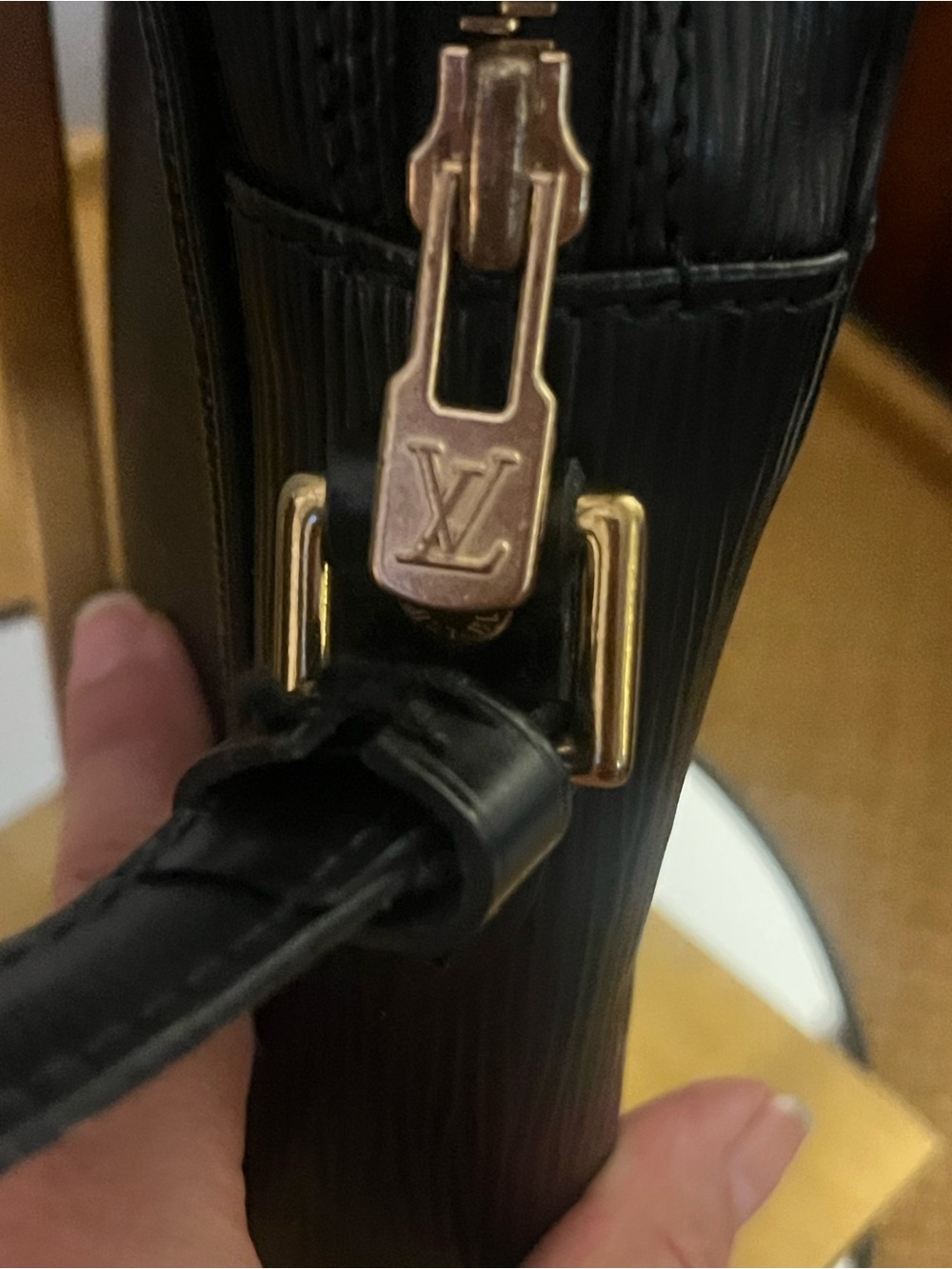 GUC Louis Vuitton Epi Danube Shoulder Bag Crossbody Bag Noir - Picture 7 of 17
